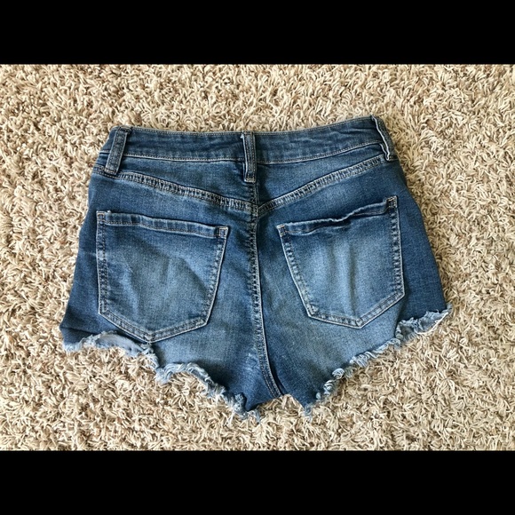 🔷3/$20 | Refuge | Distressed Cut off Shorts - Picture 5 of 5